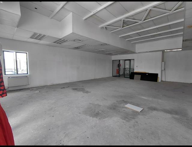 134M² RETAIL TO LET IN BRYANSTON